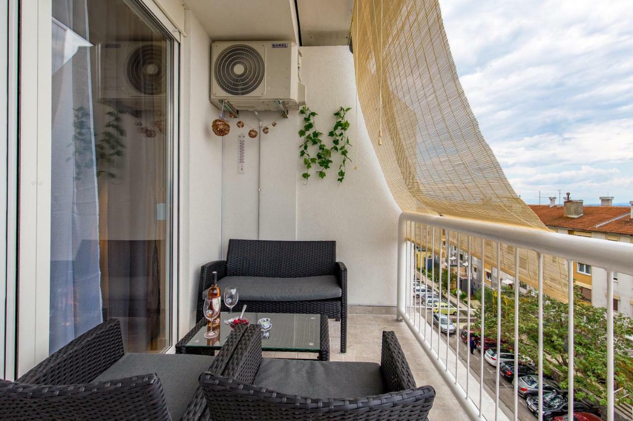 Victory Sea View Apartment Rijeka Exterior photo